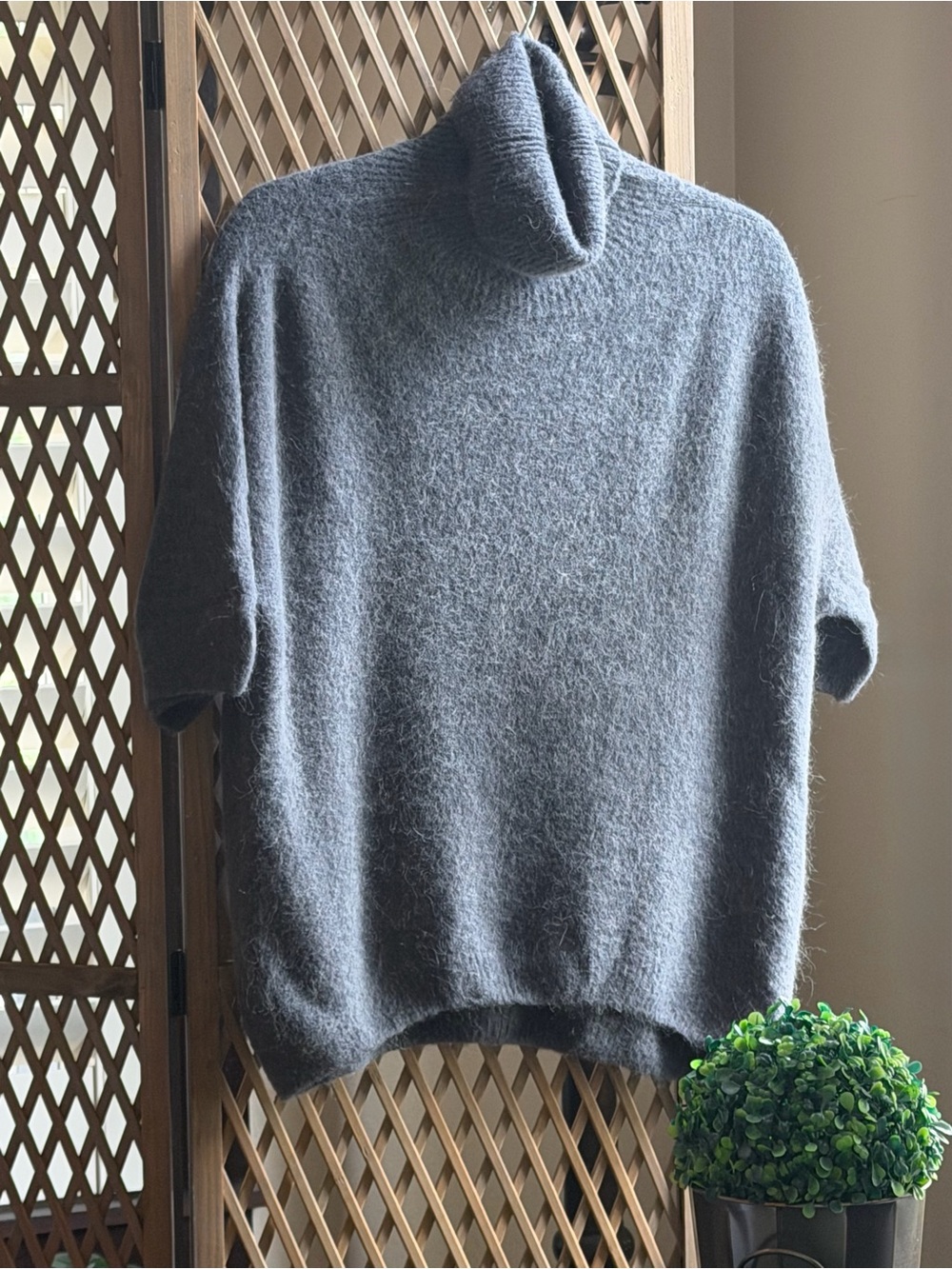 Women's Short-Sleeve Turtleneck Sweater - Gray